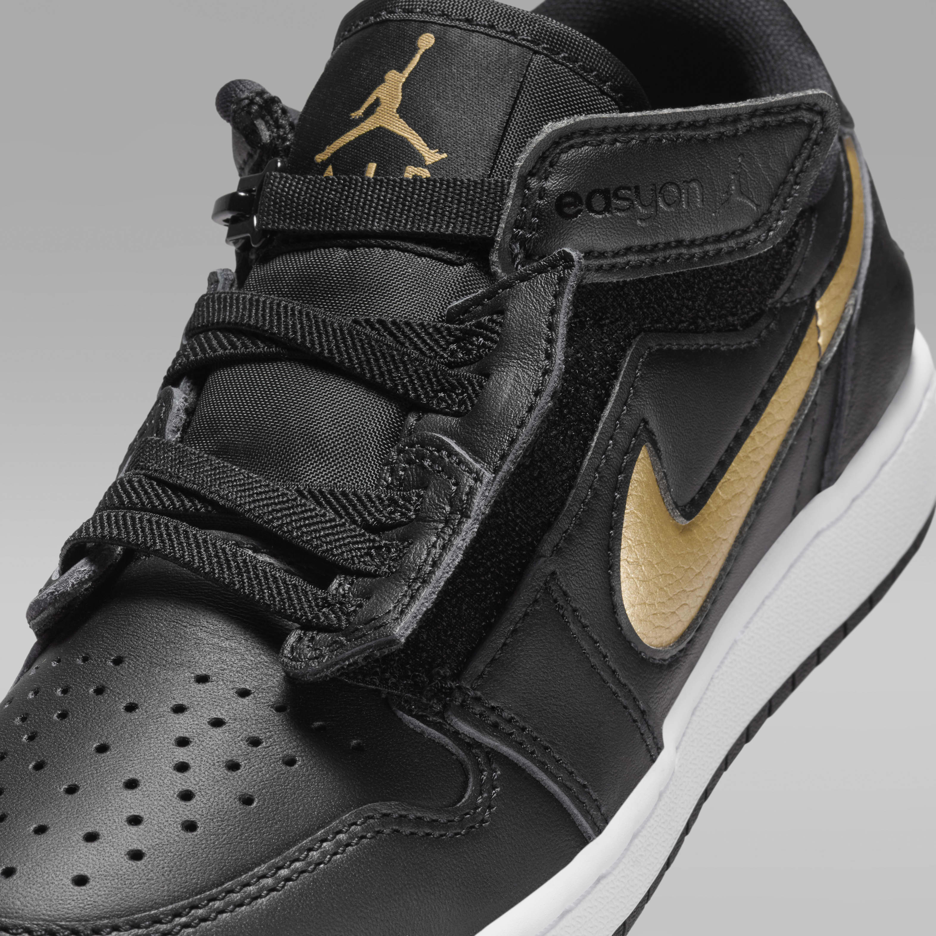 Nike Air Jordan 1 Low FlyEase Older Kids' Shoes | King's Cross